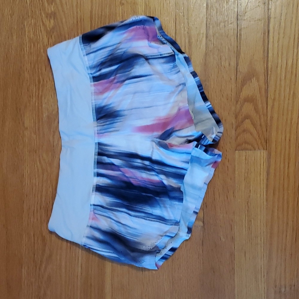 Lululemon Patterned Shorts Size 6